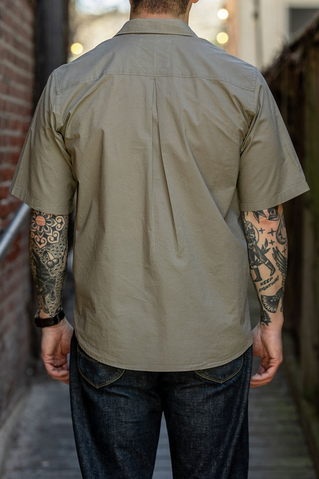 Hansen Garments Reidar Short Sleeve Shirt - Dry Oregano - model shot - back facing