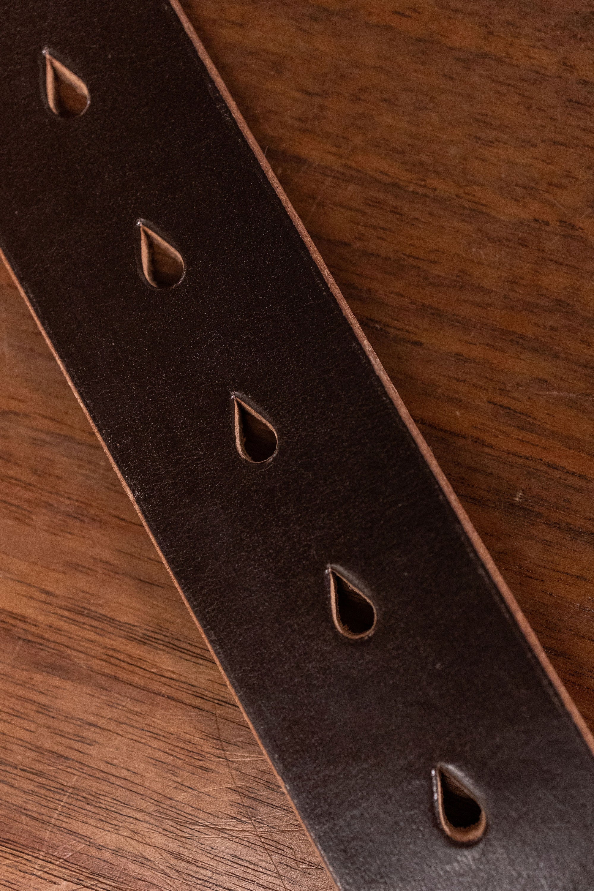Hollows Leather Trail Belt - Dark Brown English Bridle Brass Buckle
