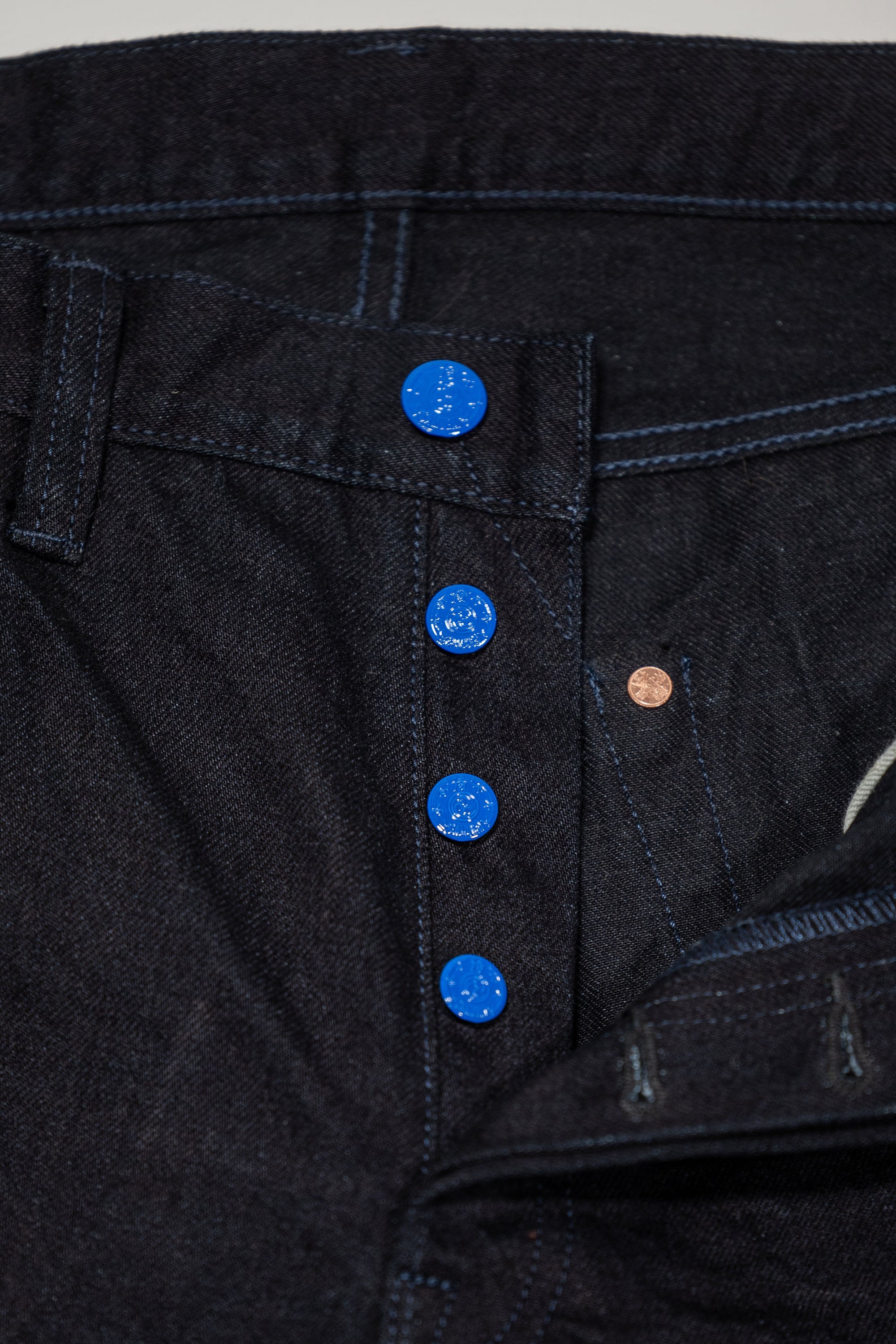 Samurai S0510XX-BOB Aoki Tachikage Regular Straight - 15oz Black-on-Blue Denim - Button Fly Details