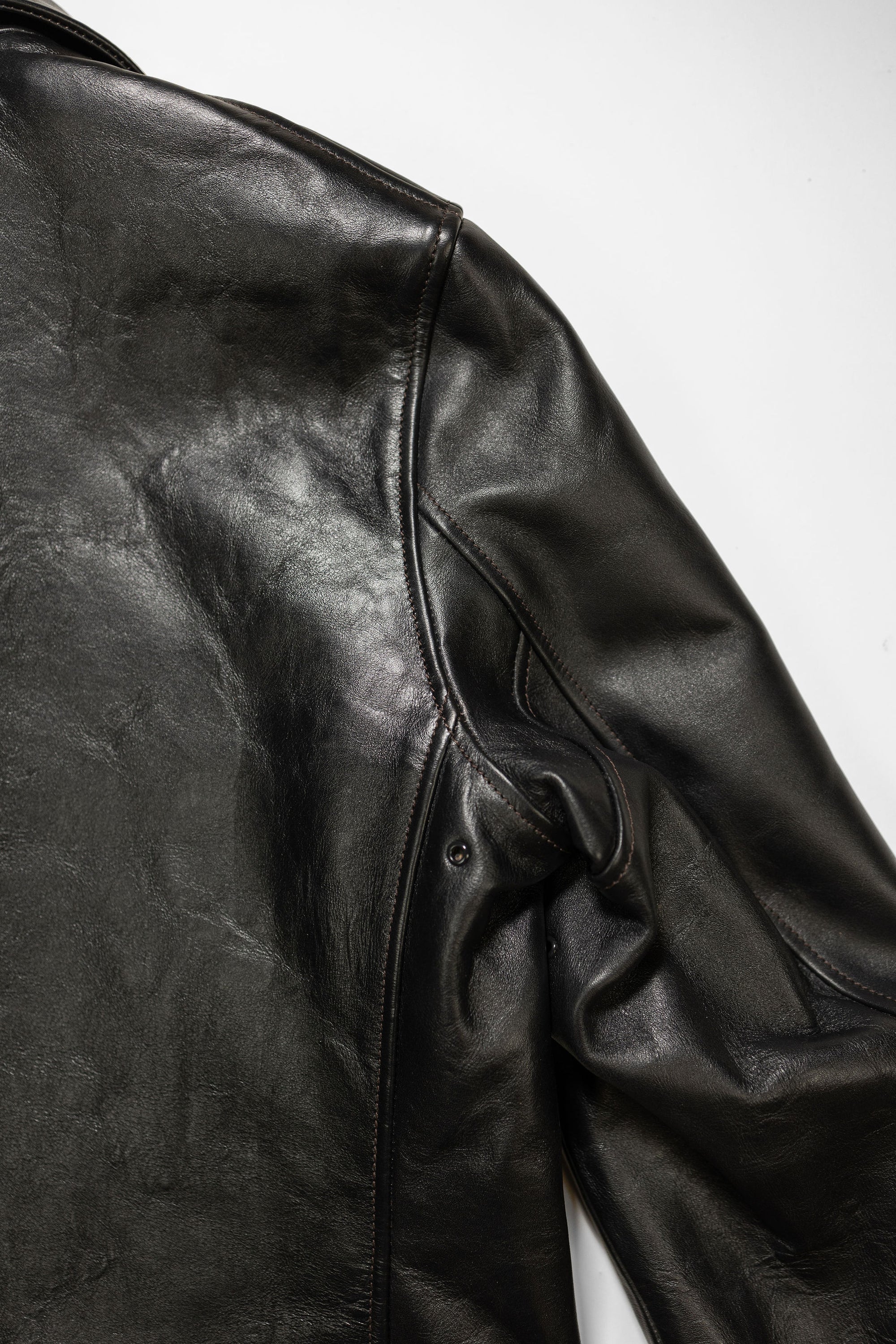 Double Helix Hugging The Curve - Black Teacore Horsehide - Back Shoulder Details
