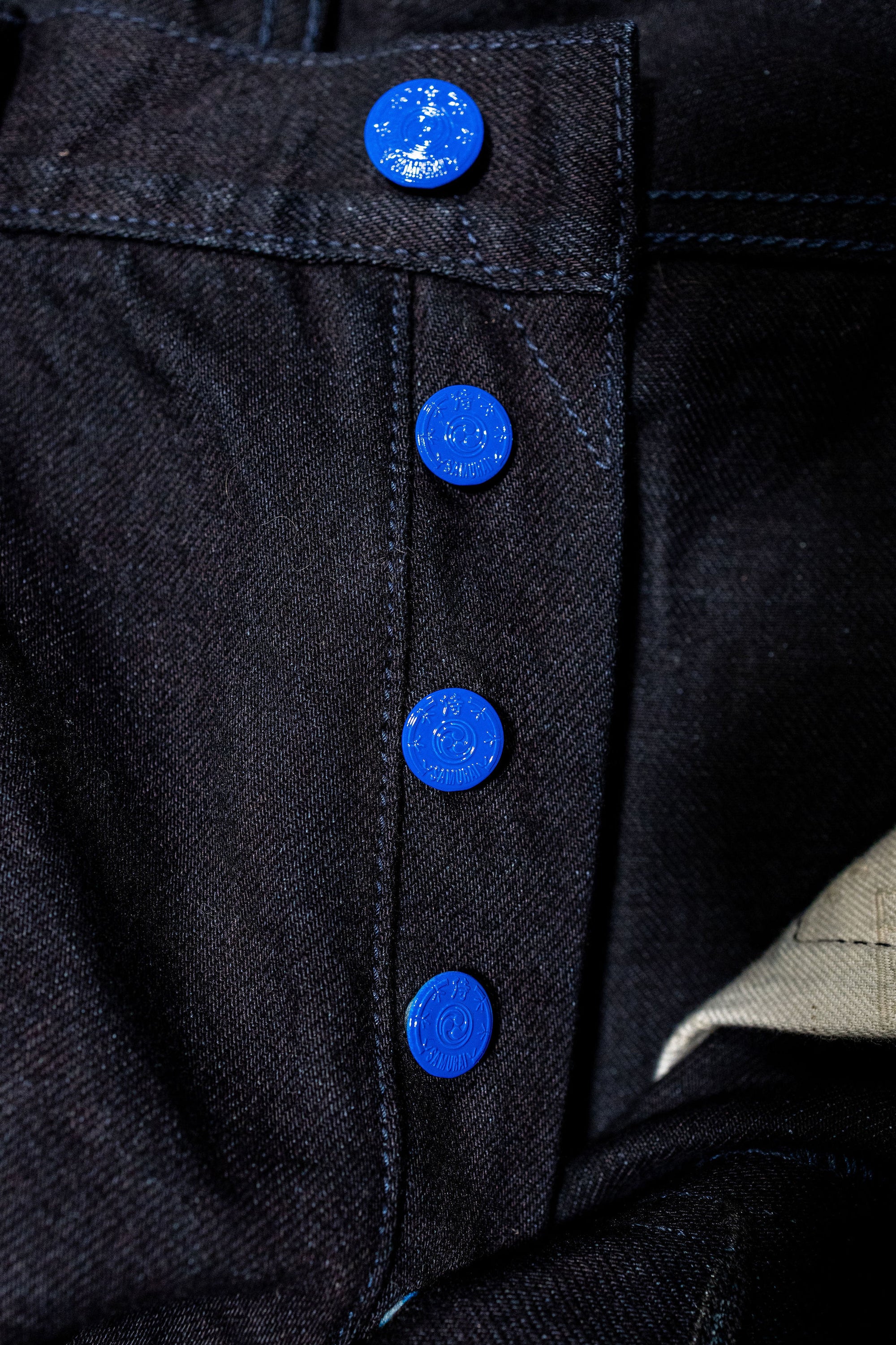 Samurai S0510XX-BOB Aoki Tachikage Regular Straight - 15oz Black-on-Blue Denim - Button Fly Detail