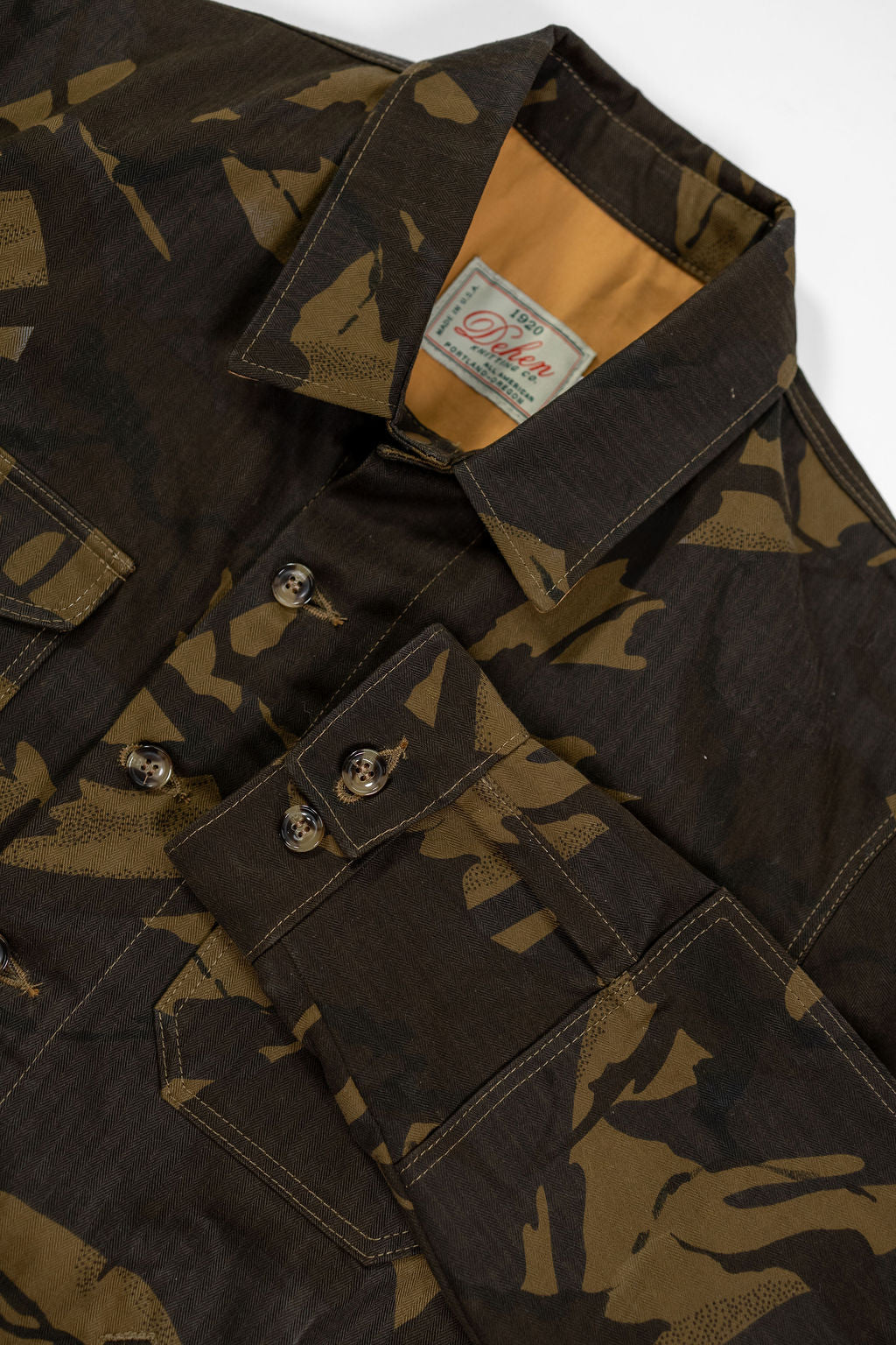 Dehen 1920 Waxed Cotton Crissman - Darkwood Camo Dry Waxed Cotton. close up of sleeve detail