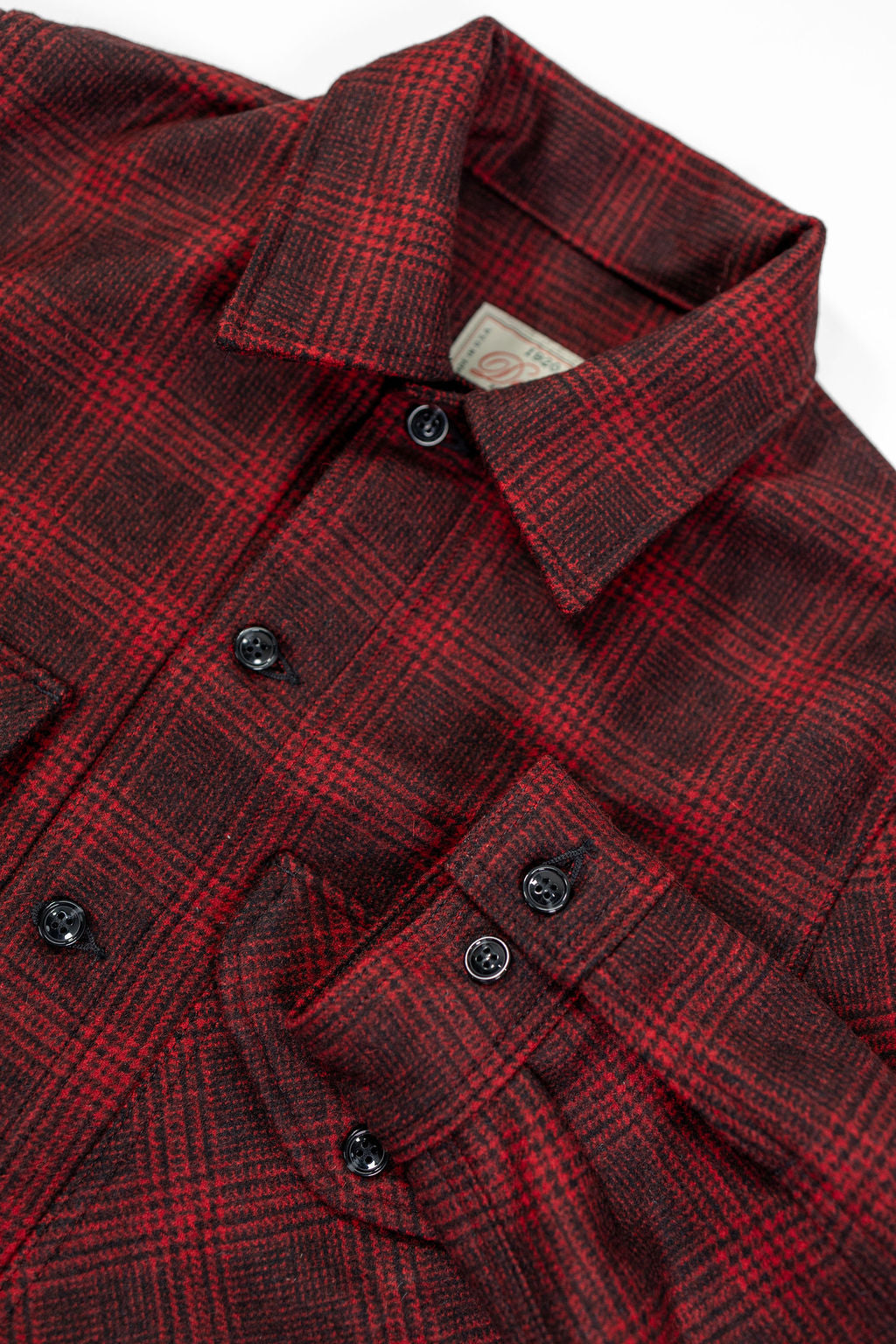 Dehen 1920 Skyline Overshirt - Canyon Plaid Wool. close up of sleeve detail