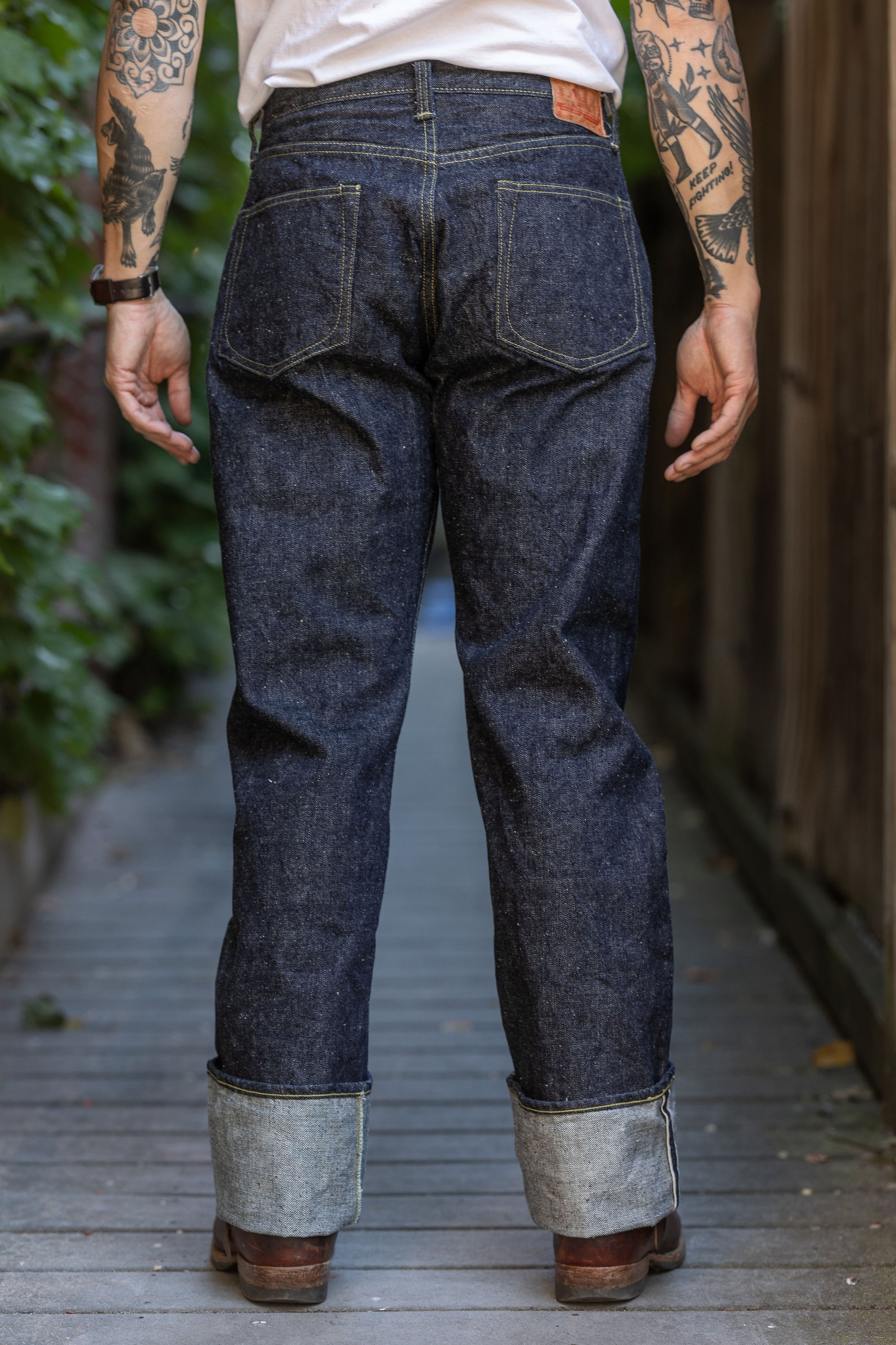 Samurai S2000HX 15oz Otokogi Selvedge '44 Style Wide Straight - model back