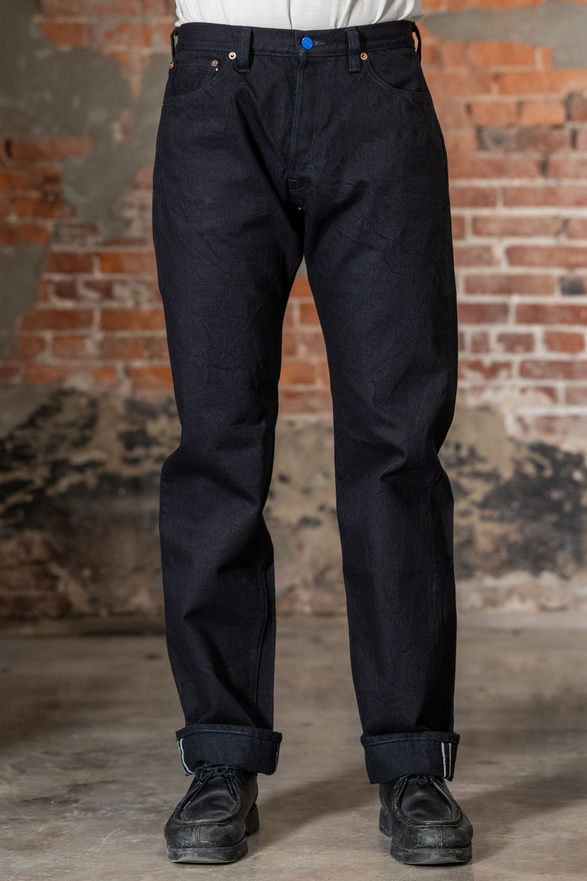 Samurai S0510XX-BOB Aoki Tachikage Regular Straight - 15oz Black-on-Blue Denim - Front View on Model