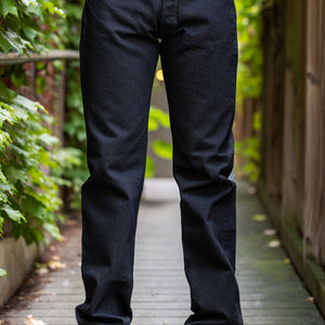 TCB Jeans Late S40's Jeans BK - 14oz Black Denim One Wash. on model front profile