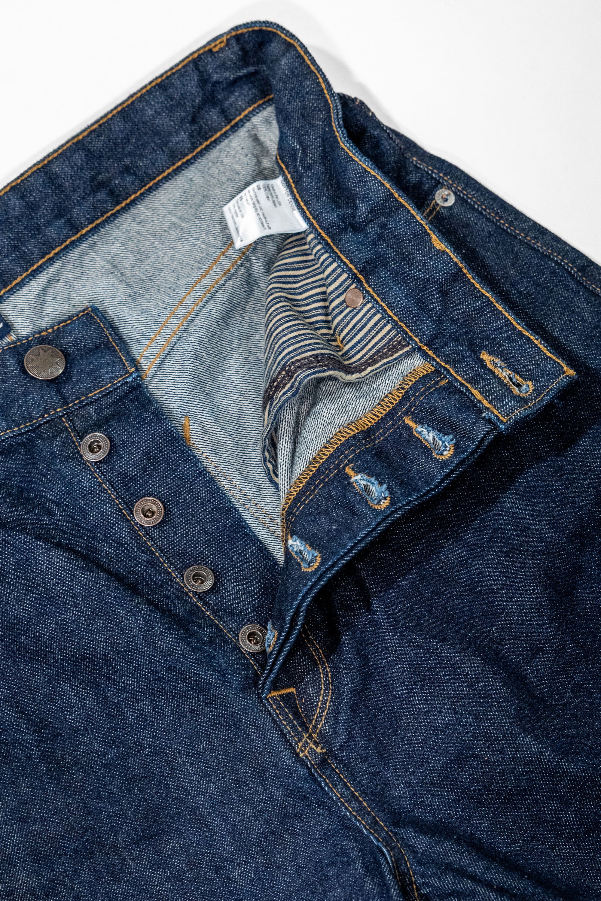 Freenote Cloth Modesto - 14oz 50's Denim Rinsed. close up shot of button fly open