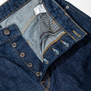 Freenote Cloth Modesto - 14oz 50's Denim Rinsed. close up shot of button fly open