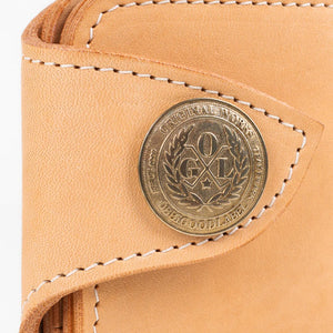 Obbi Good Label Brave Horsehide Condor Mid Wallet - Natural - Detail of Outside of snap button closure
