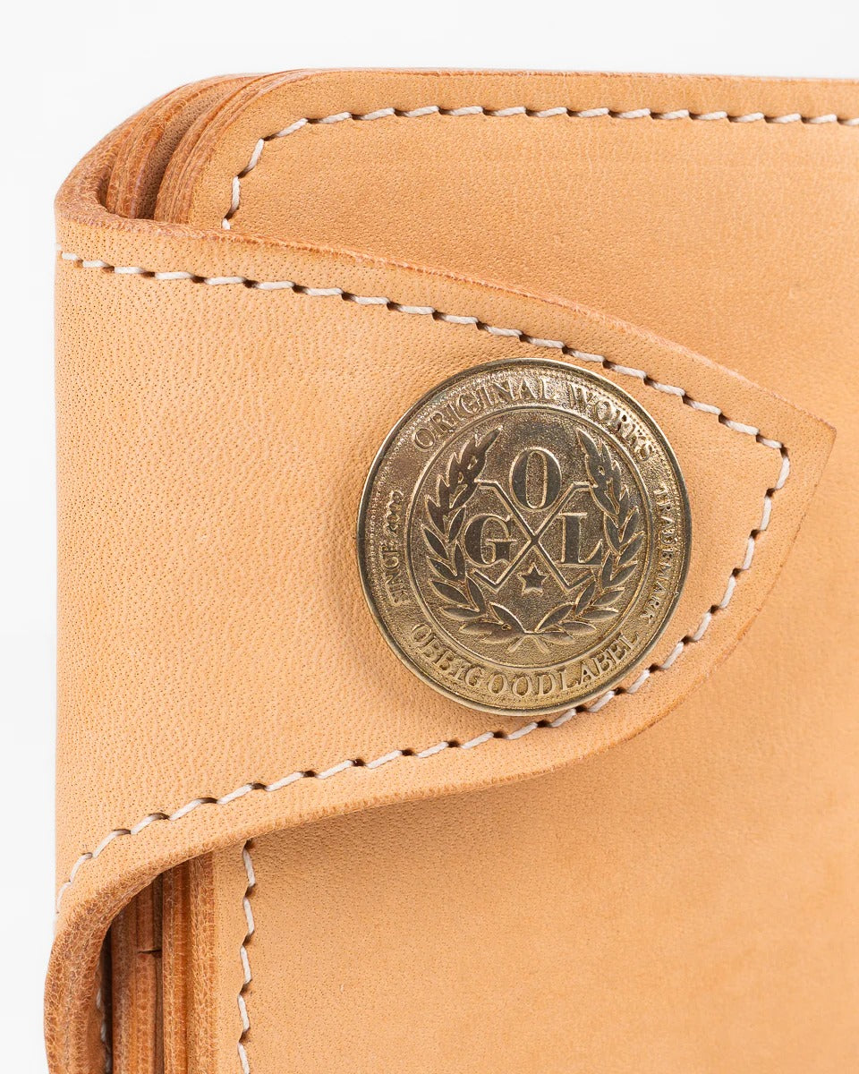 Obbi Good Label Brave Horsehide Condor Mid Wallet - Natural - Detail of Outside of snap button closure