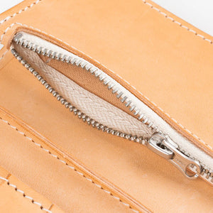 Obbi Good Label Brave Horsehide Condor Mid Wallet - Natural - Detail of zipper coin pocket unzipped