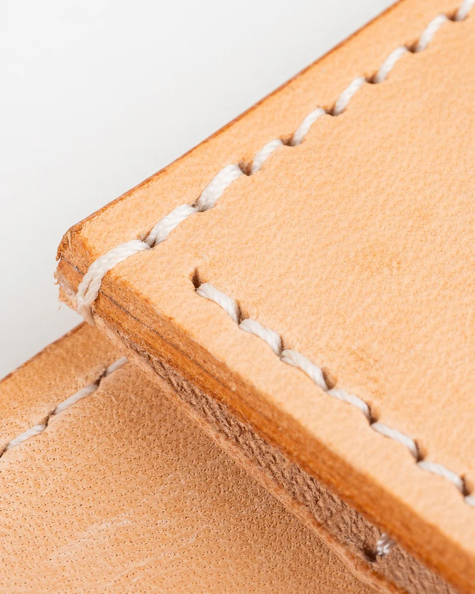 Obbi Good Label Brave Horsehide Condor Mid Wallet - Natural - Detail on white contrast stitching