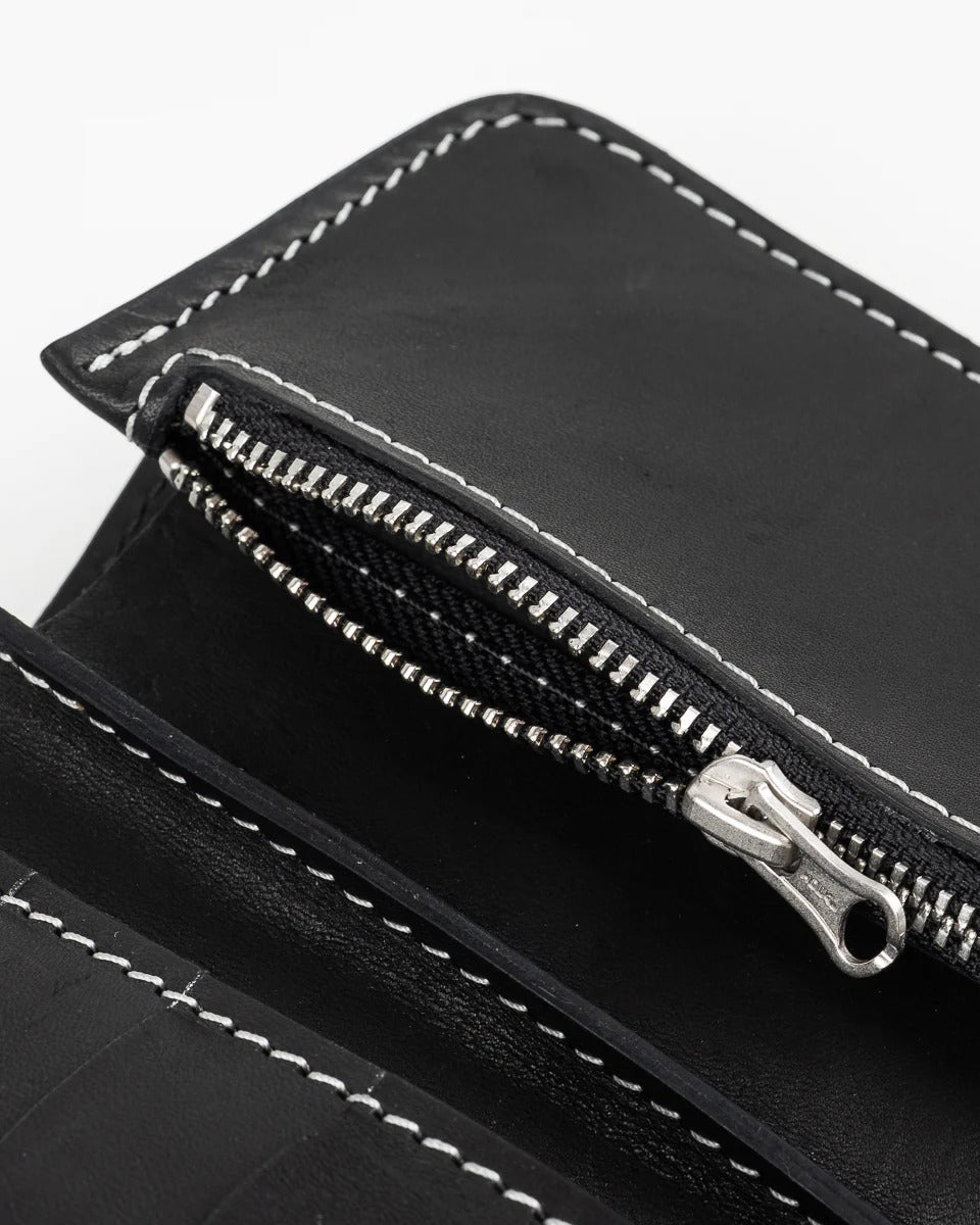 Obbi Good Label Brave Horsehide Condor Mid Wallet - Black - detail of coin pocket unzipped