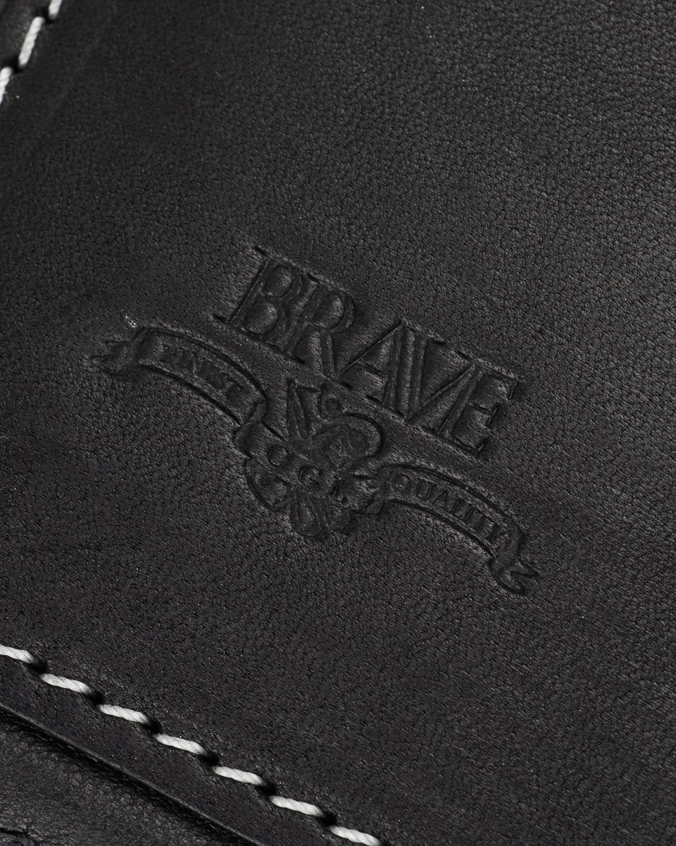 Obbi Good Label Brave Horsehide Mid Wallet - Black - Detail on embossed logo