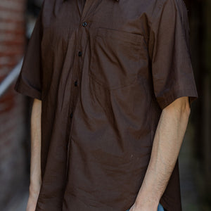 Hansen Garments Reidar Short Sleeve Shirt - Chocolate - model shot - side facing