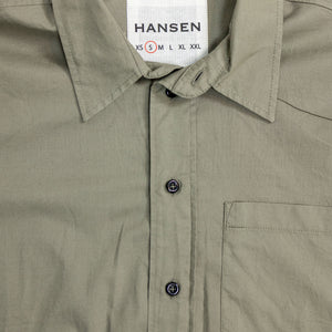 Hansen Garments Reidar Short Sleeve Shirt - Dry Oregano - product shot - front facing - white background - close up of collar, buttons, and brand tag