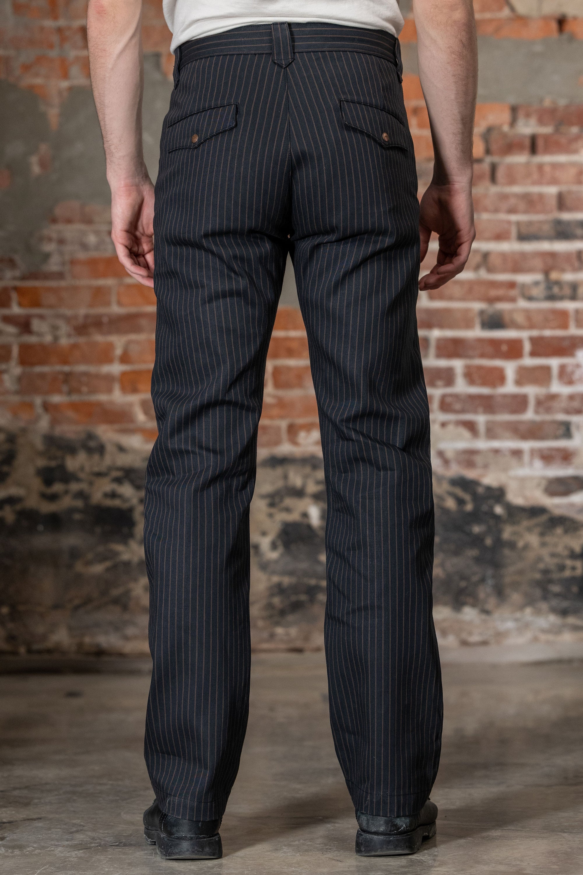 Indigofera Durango - 12oz Sable Stripe - Model back