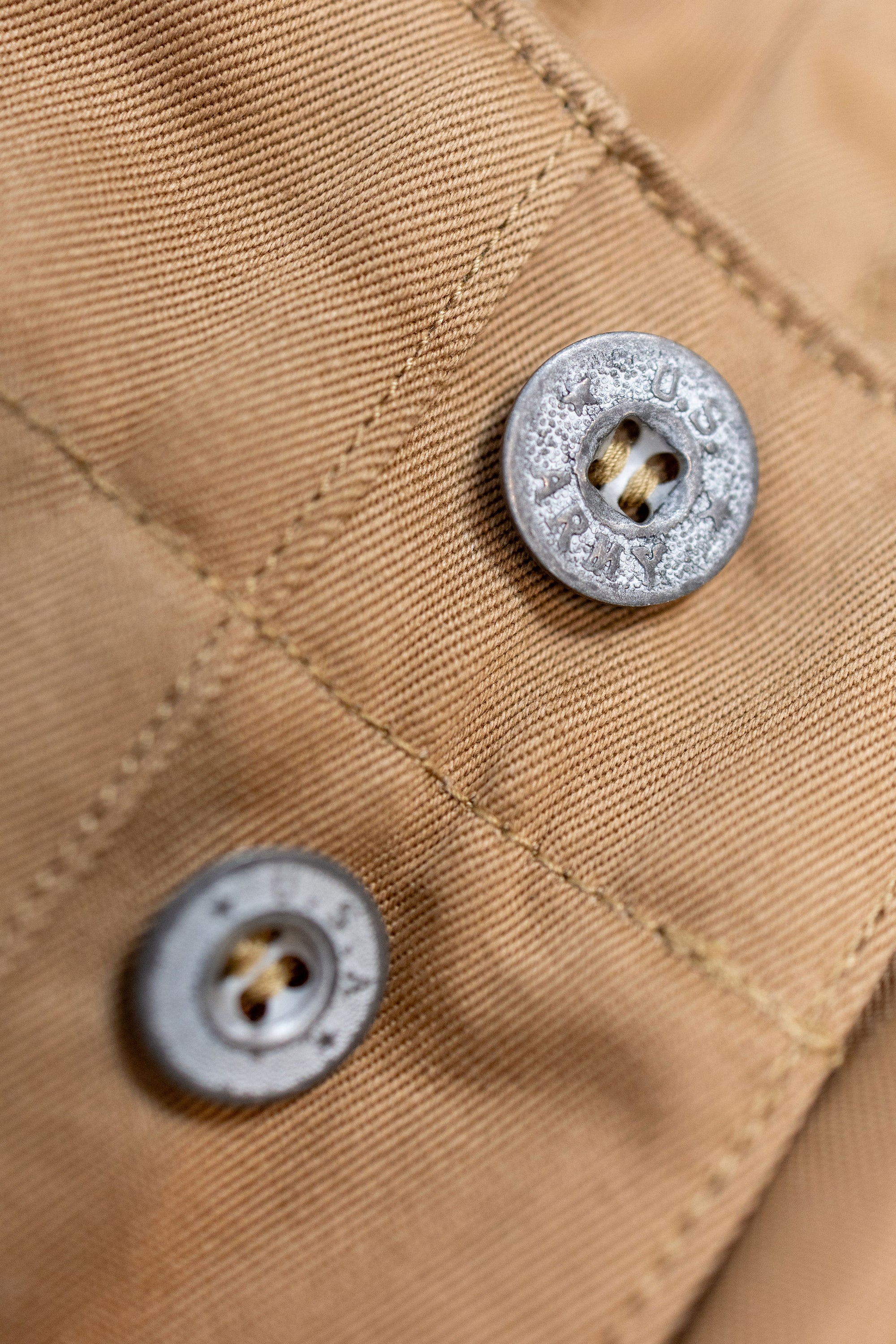 Buzz Rickson's M43035 Early Military Chinos 1945 Model in Camel - close-up on buttons