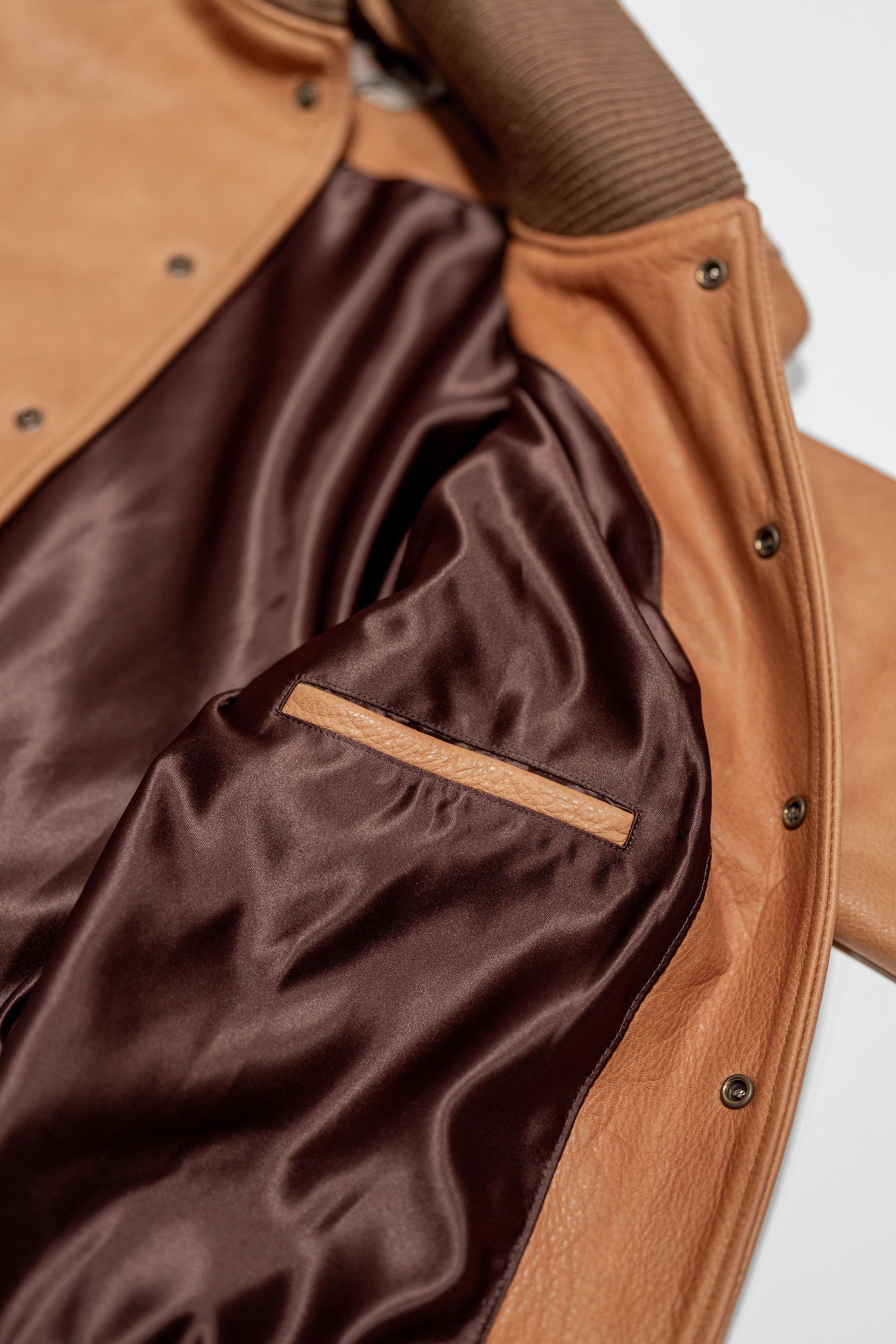 Dehen 1920 All-City Leather Jacket - Rust. close up of inside jacket