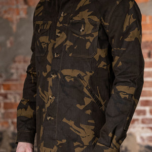 Dehen 1920 Waxed Cotton Crissman - Darkwood Camo Dry Waxed Cotton. on model side profile