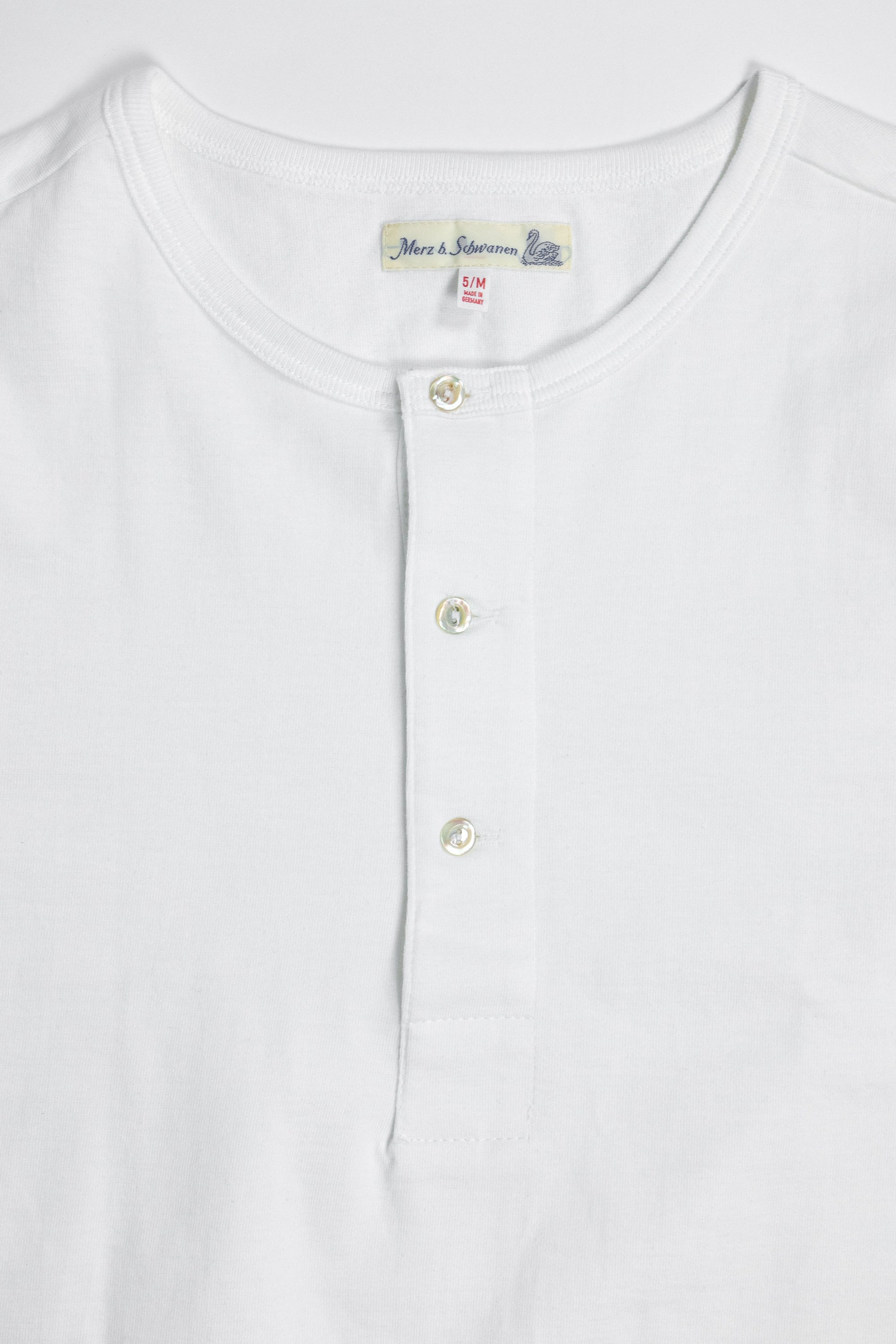 Merz b. Schwanen 207 Henley Short Sleeve - White