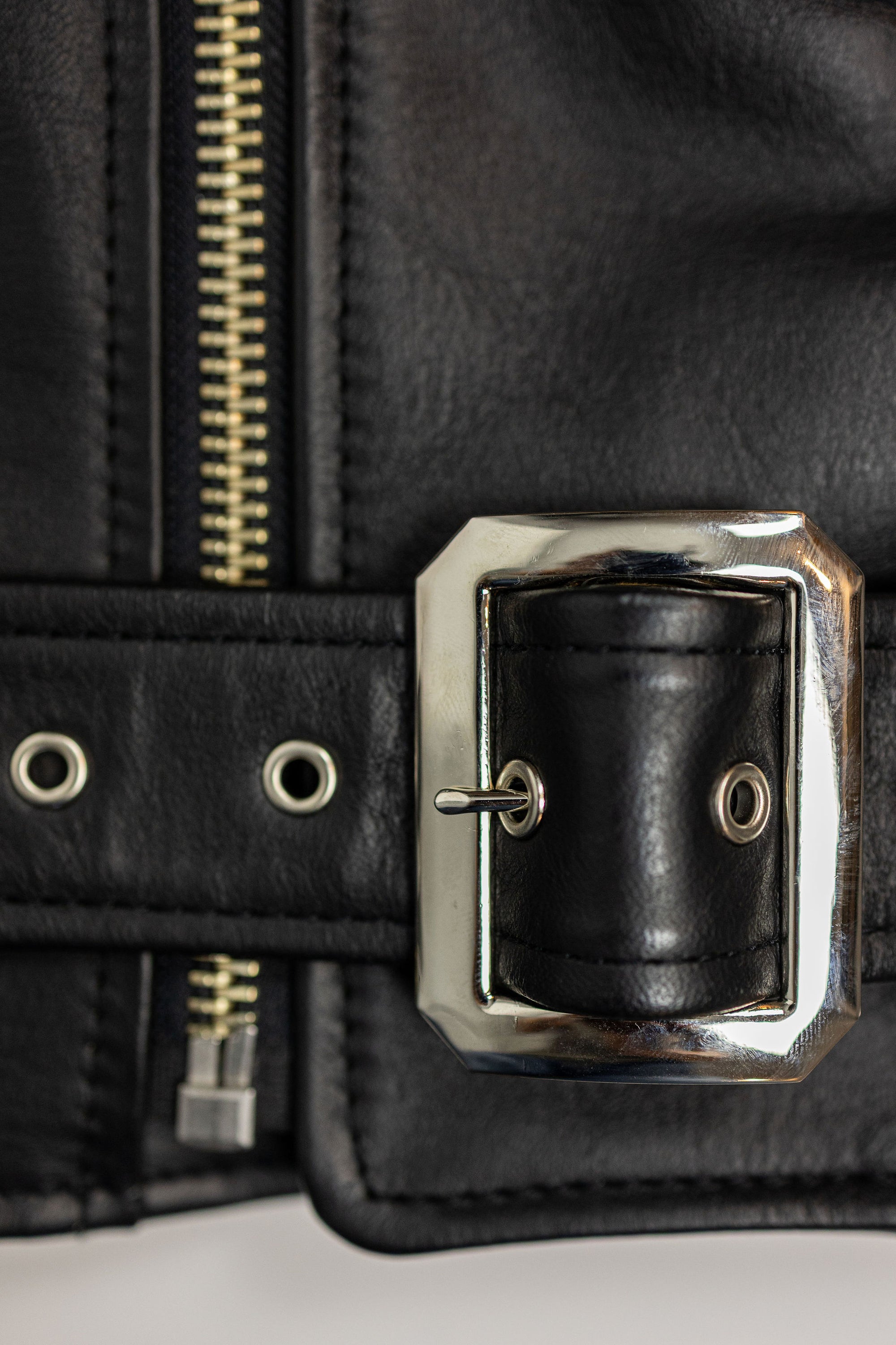 Y'2 Sumi Dyed Leather Jacket- detail of belt