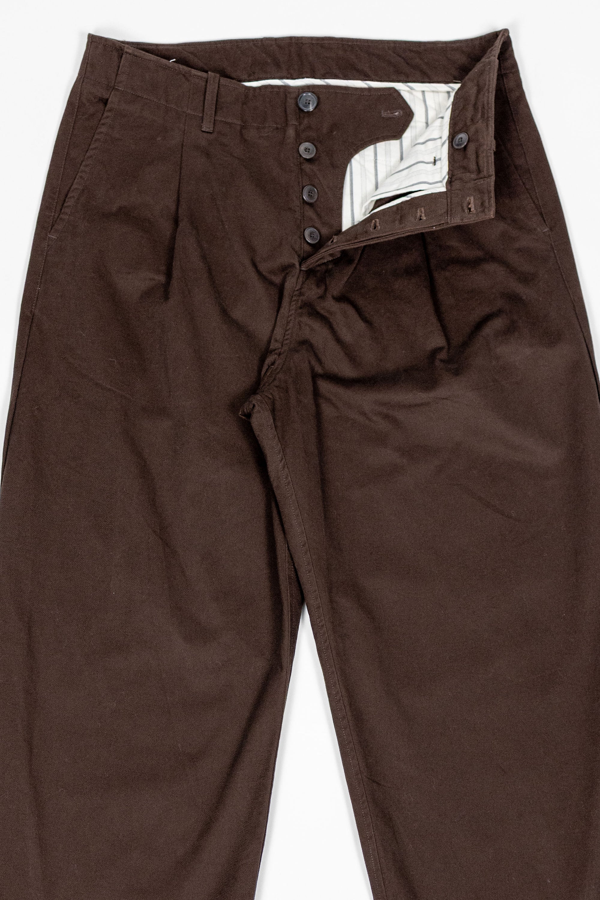 Hansen Garments Bobby Wide Pleated Trousers - Chestnut - product shot - front facing - white background - pants open - detail of buttons and interior