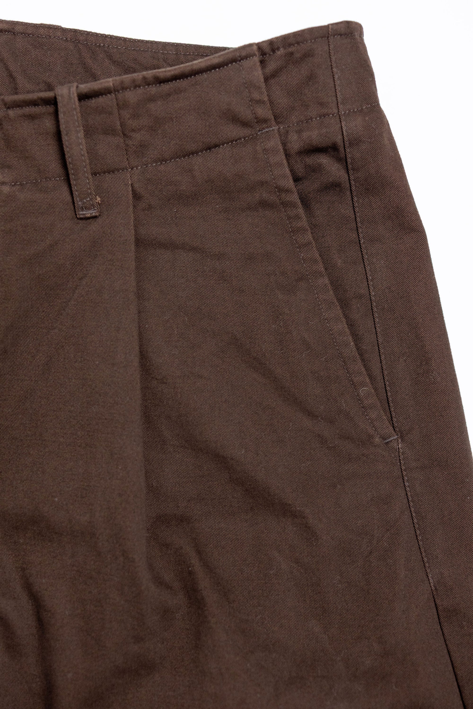 Hansen Garments Bobby Wide Pleated Trousers - Chestnut - product shot - front facing - white background - detail of pants pocket