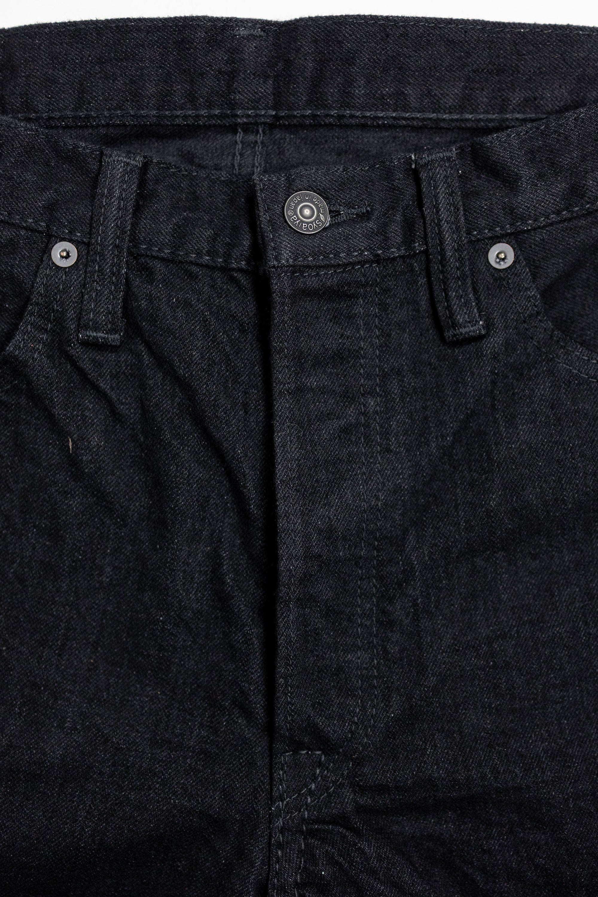 Pure Blue Japan XX-003-BK Regular Straight - 14oz Double Black (Washed). close up of front rise detail