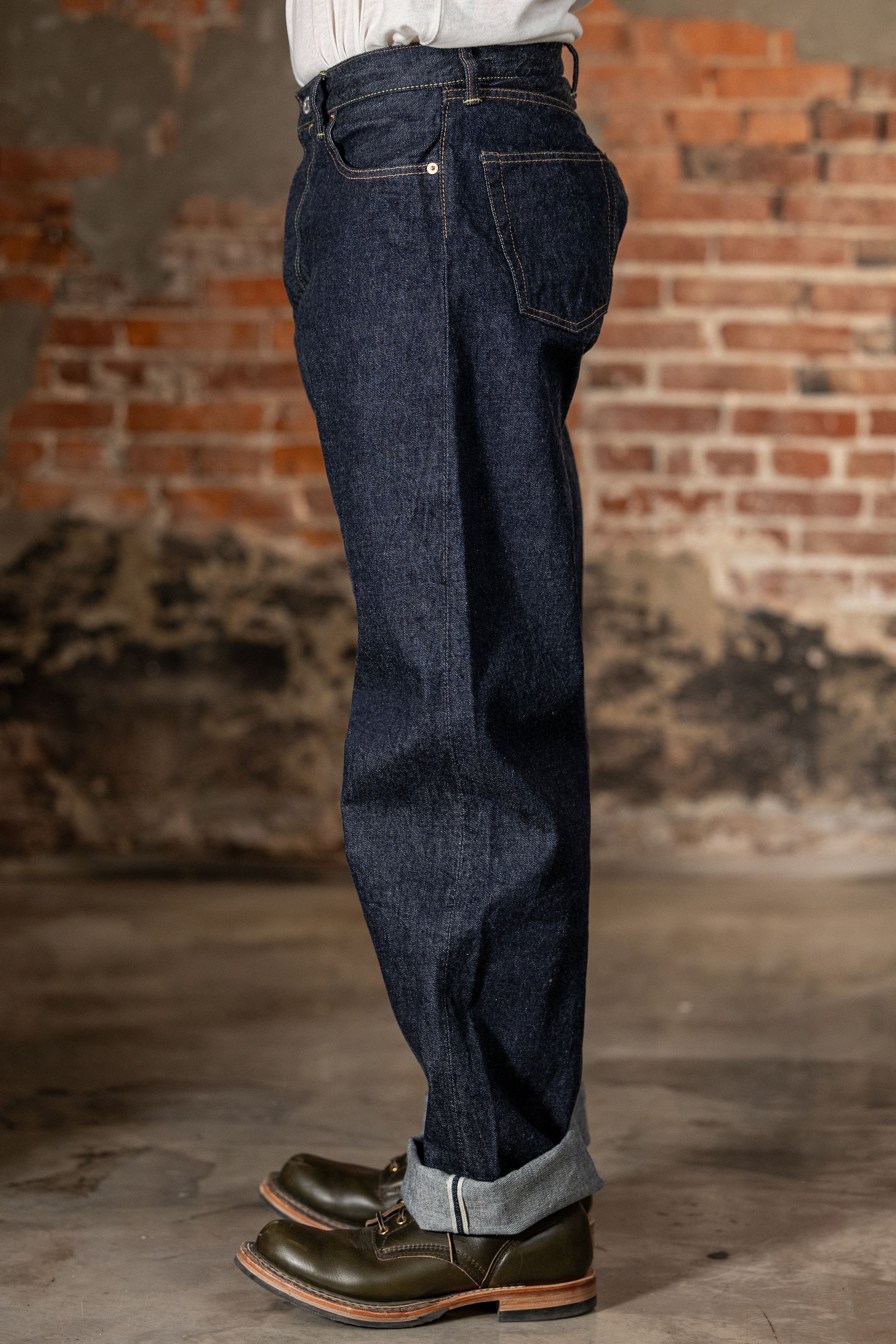 TCB Jeans Baggy 50's Jeans - 13.5oz Denim One Wash. on model side profile