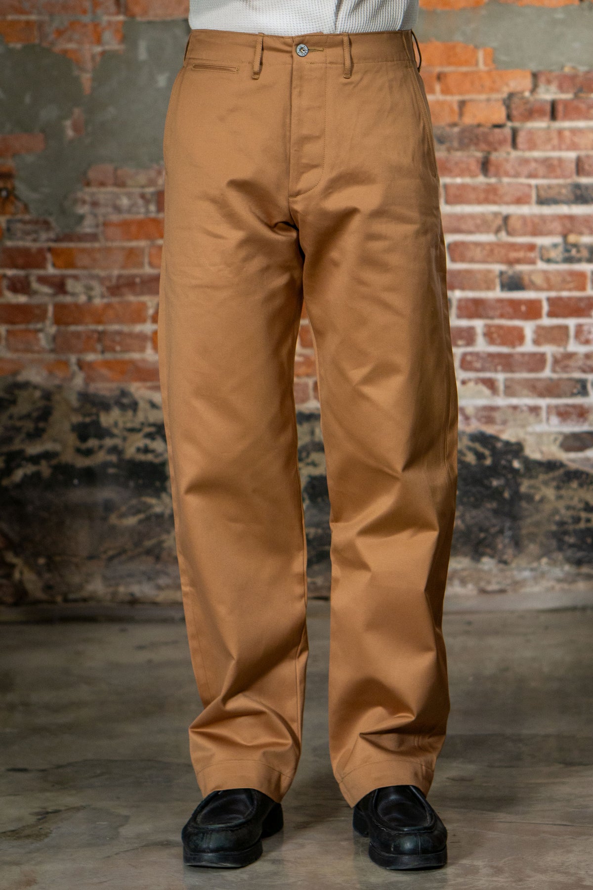 Buzz Rickson's M43035 Early Military Chinos 1945 Model in Camel - On-model, facing front