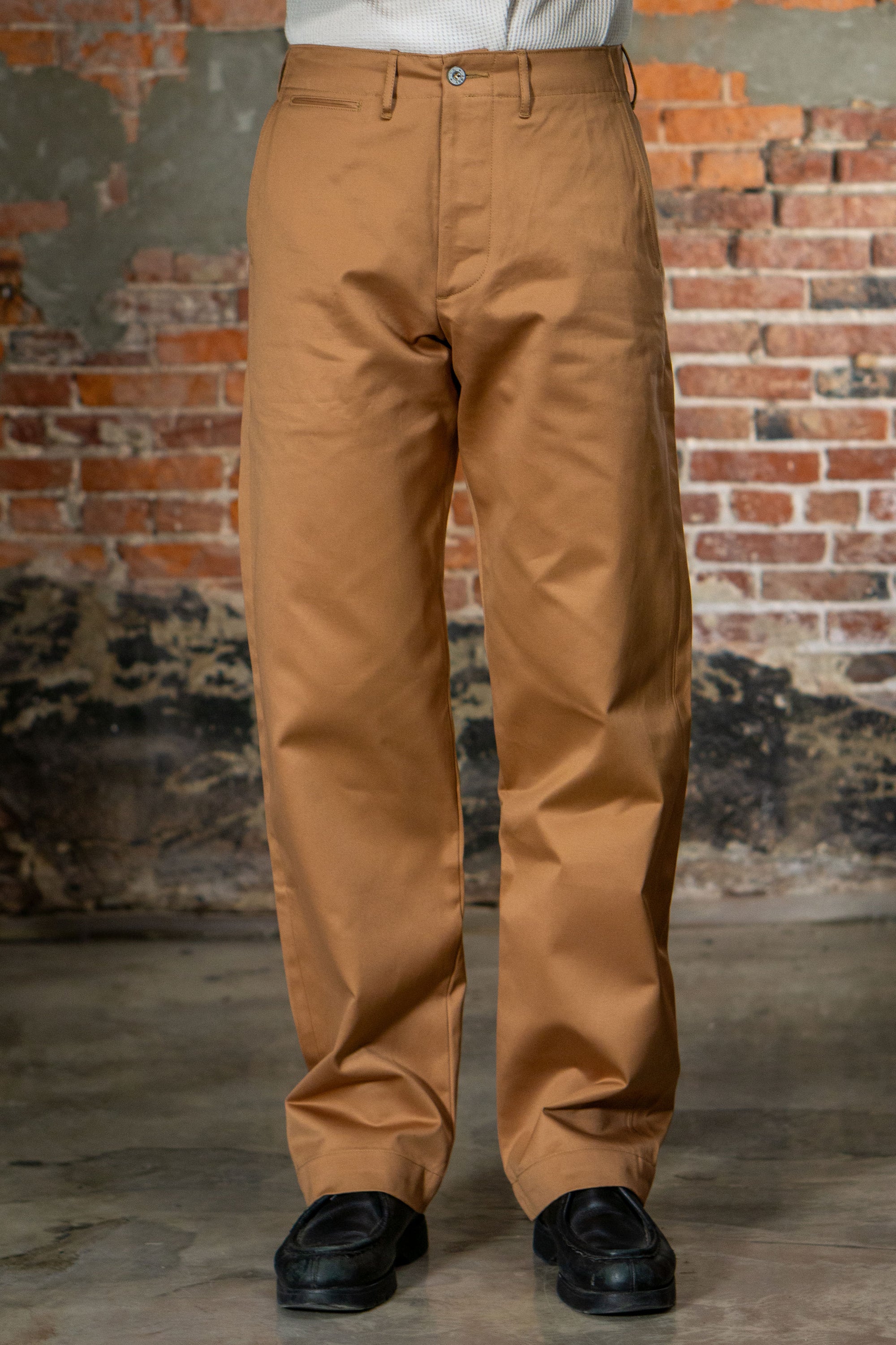 Buzz Rickson's M43035 Early Military Chinos 1945 Model in Camel - On-model, facing front