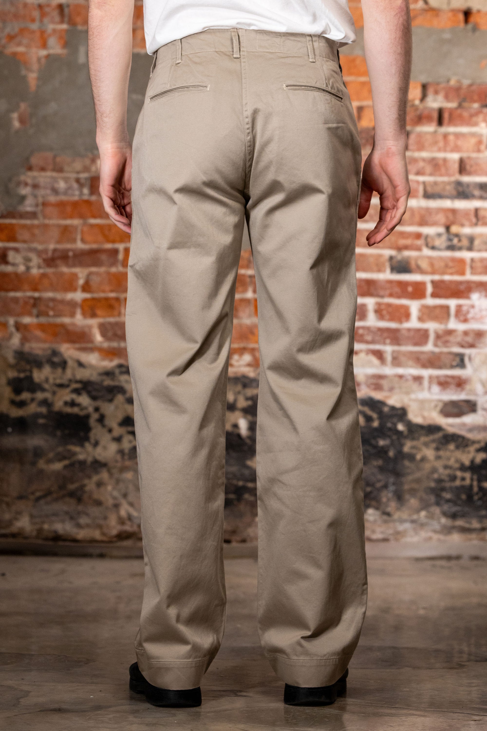 TCB Jeans Stay Gold Chino - 41 Khaki. on model back profile