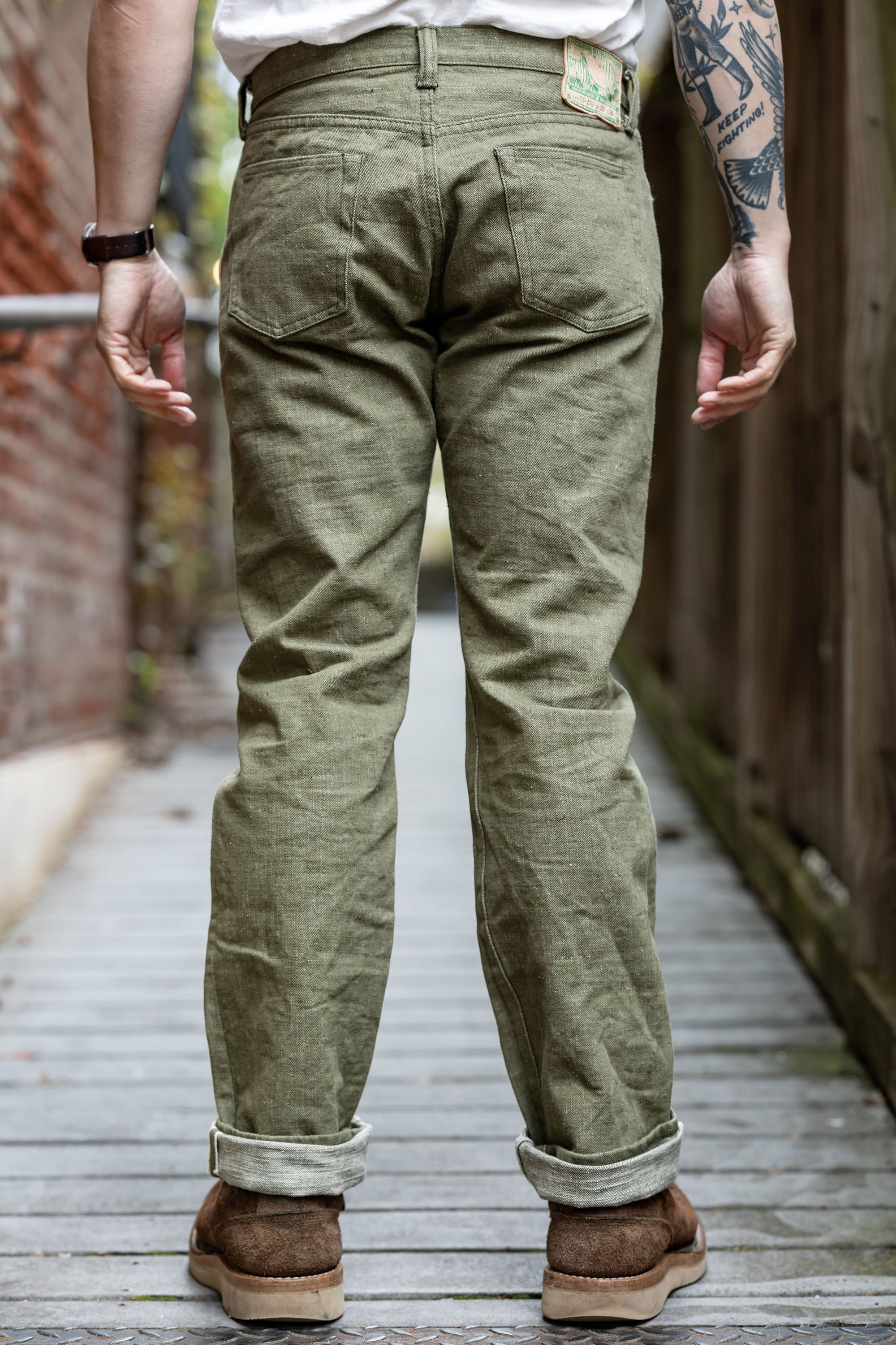 Samurai S0170GNX 17oz Uguisu Denim - Straight Tapered - model back