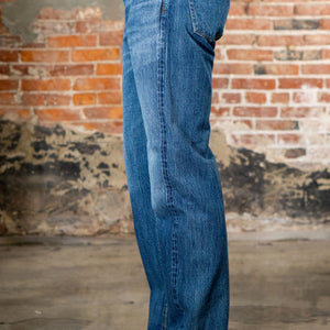 Pure Blue Japan USED-003-ID Regular Straight - 14oz Natural Used Wash Indigo x White. on model side profile