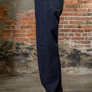 Indigofera Kirk No.9 14oz - Indigo - model side