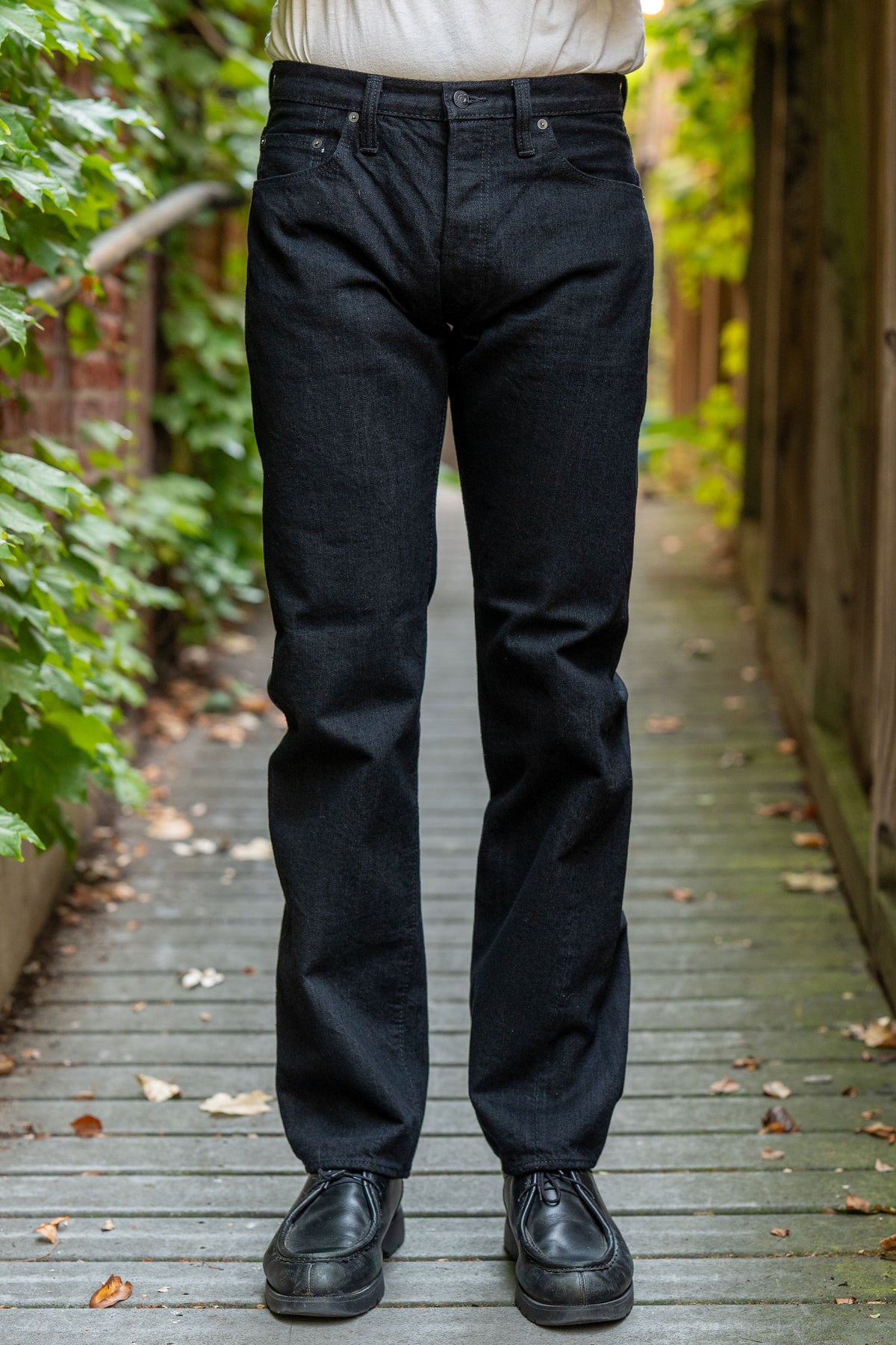 Pure Blue Japan XX-003-BK Regular Straight - 14oz Double Black (Washed). on model front profile