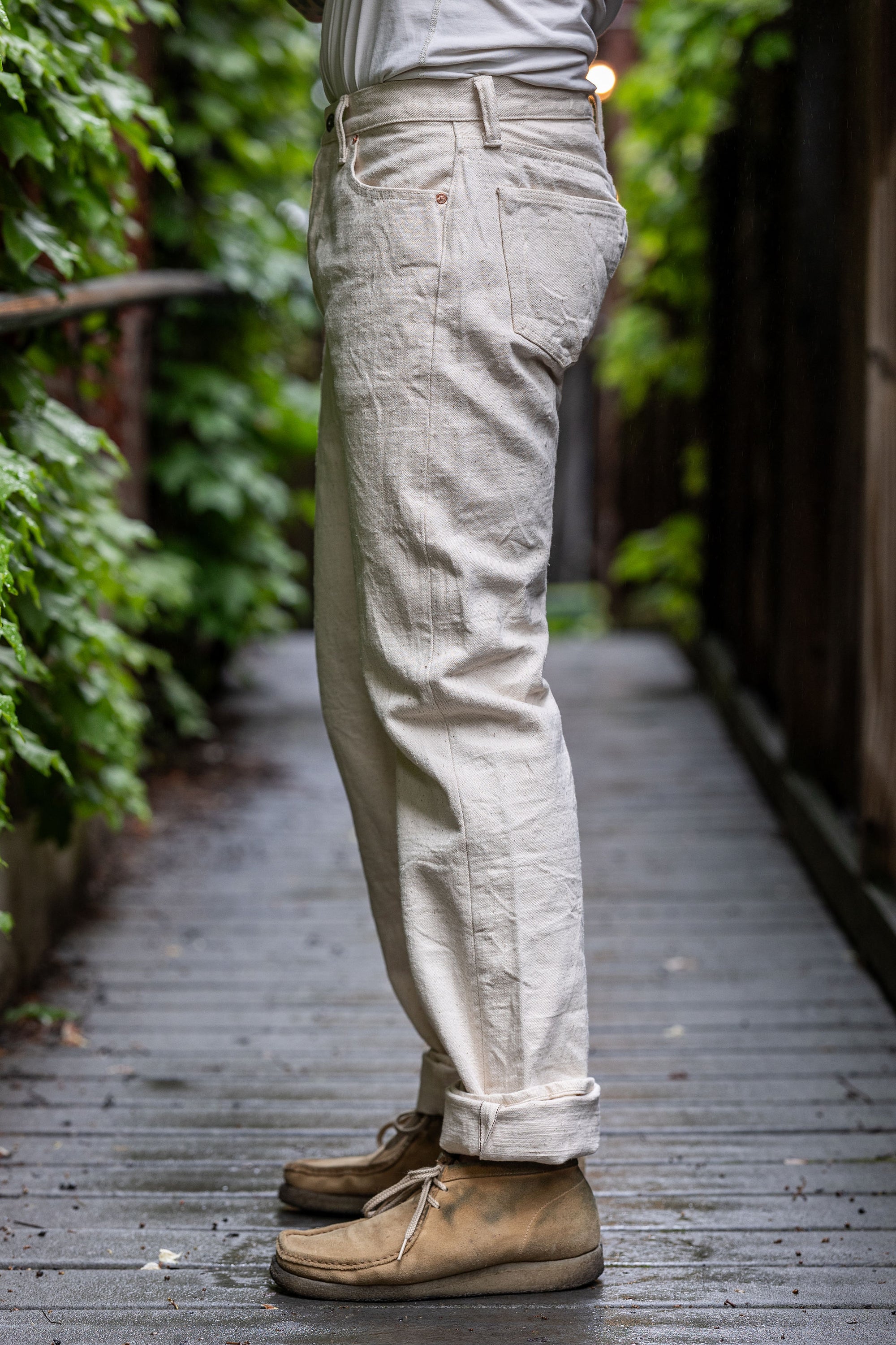 Samurai S710SC-KI Slim Straight - 18oz Japanese Cotton Made Ecru Jeans - Model Side