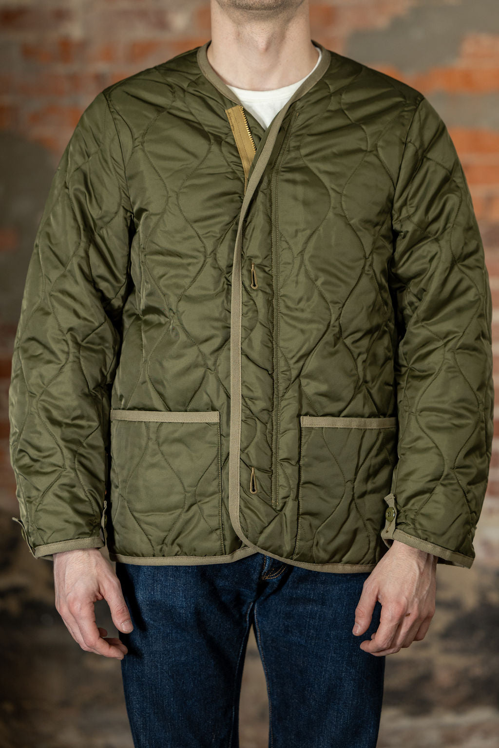 Buzz Rickson's BR15754 Type M-65 Liner in Olive - On model, facing front