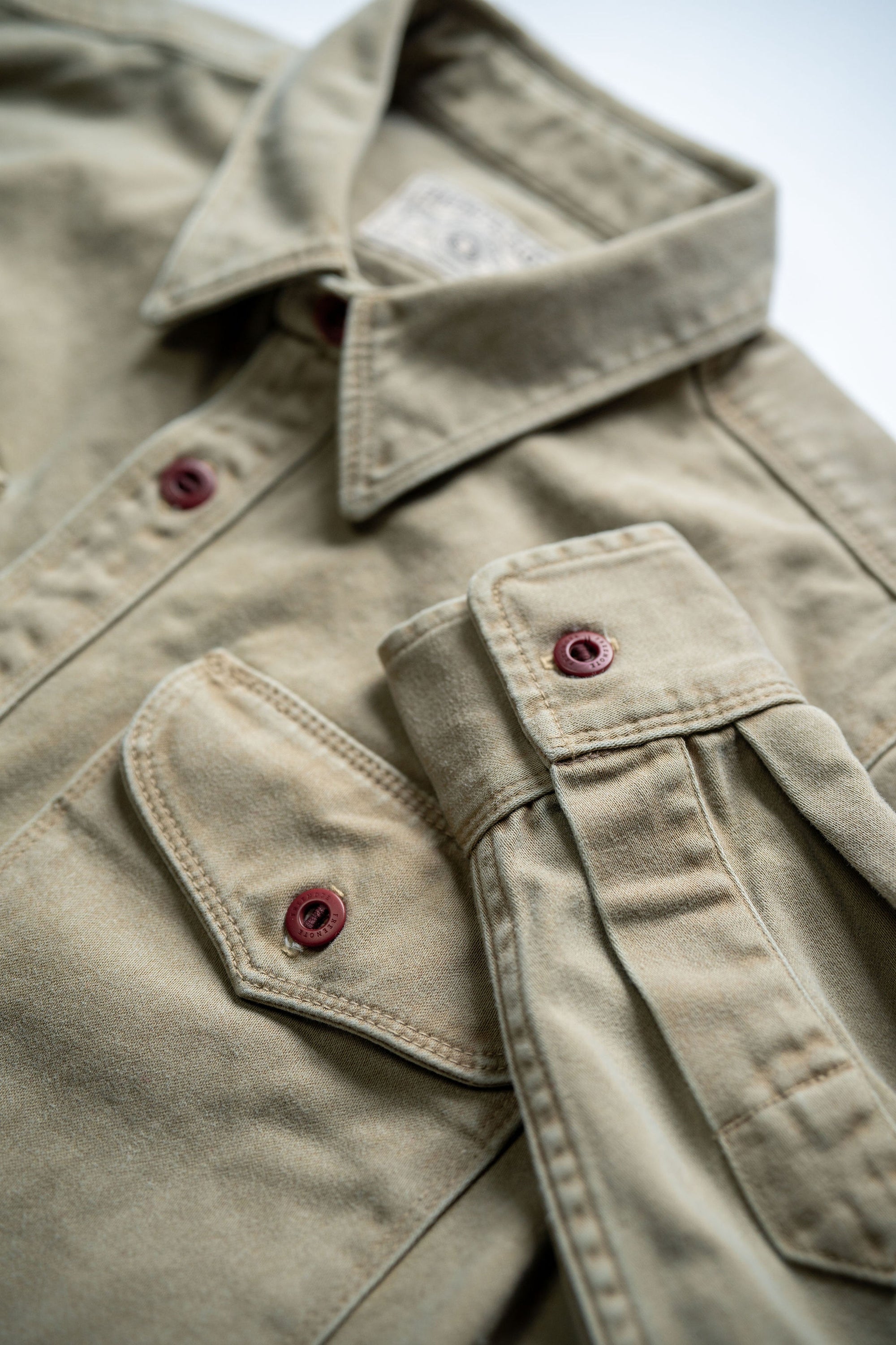 Freenote Cloth Utility - Khaki Red Buttons