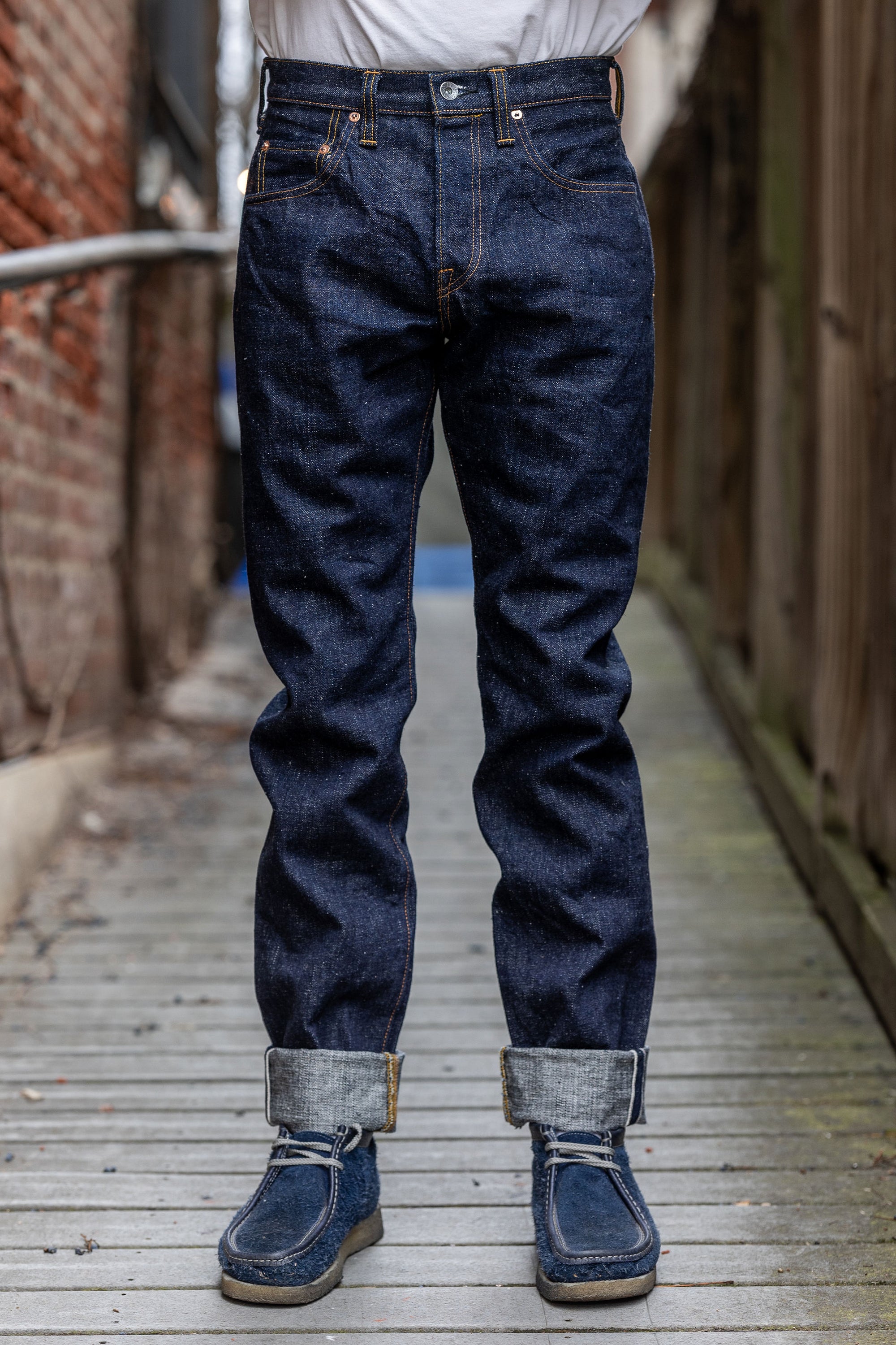 Samurai S211VX Benkei Relaxed Tapered Denim - 17oz Bushido Denim - Model front