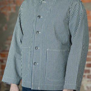 Buzz Rickson's BR15303 US Navy WWⅡ striped Utility Hickory Jacket - On model, facing side
