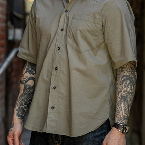 Hansen Garments Reidar Short Sleeve Shirt - Dry Oregano - model shot - side facing