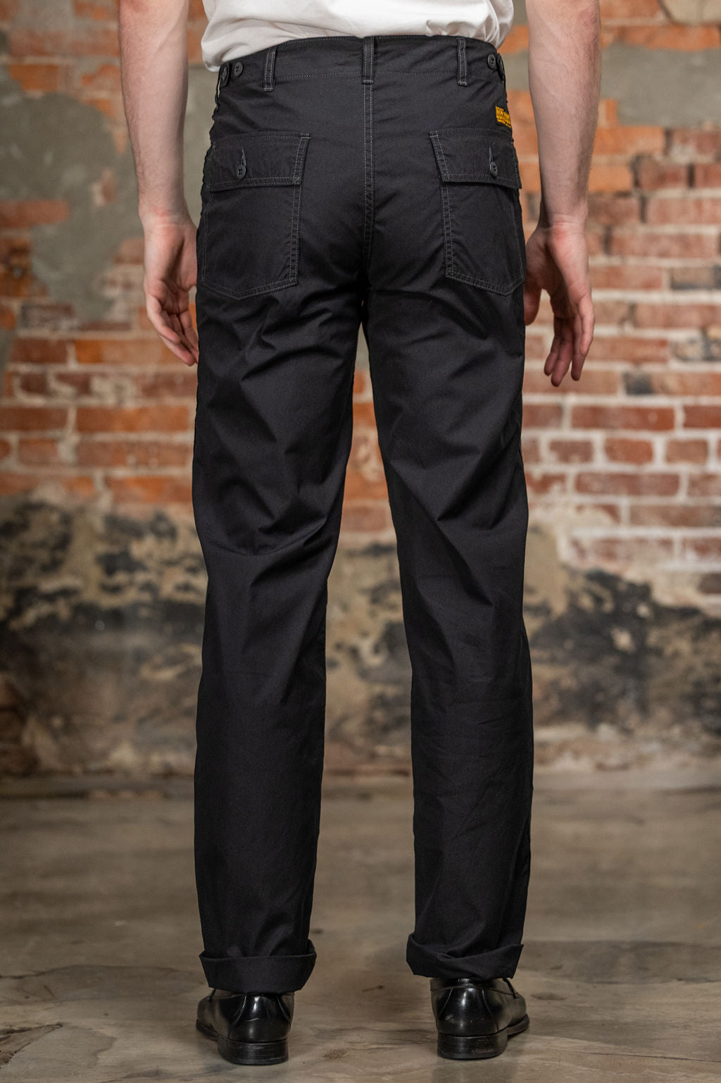 Iron Heart IH-745-BLK 4oz Cotton/Nylon Baker Pants - Black. on model back profile