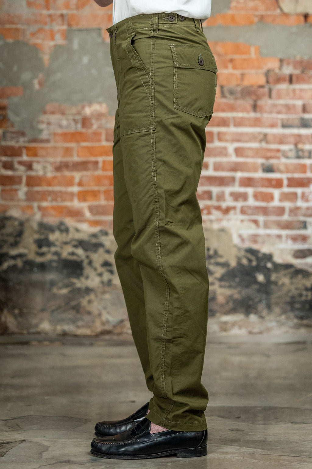 Iron Heart IH-745-ODG 4oz Cotton/Nylon Baker Pants - Olive Drab Green. on model side profile