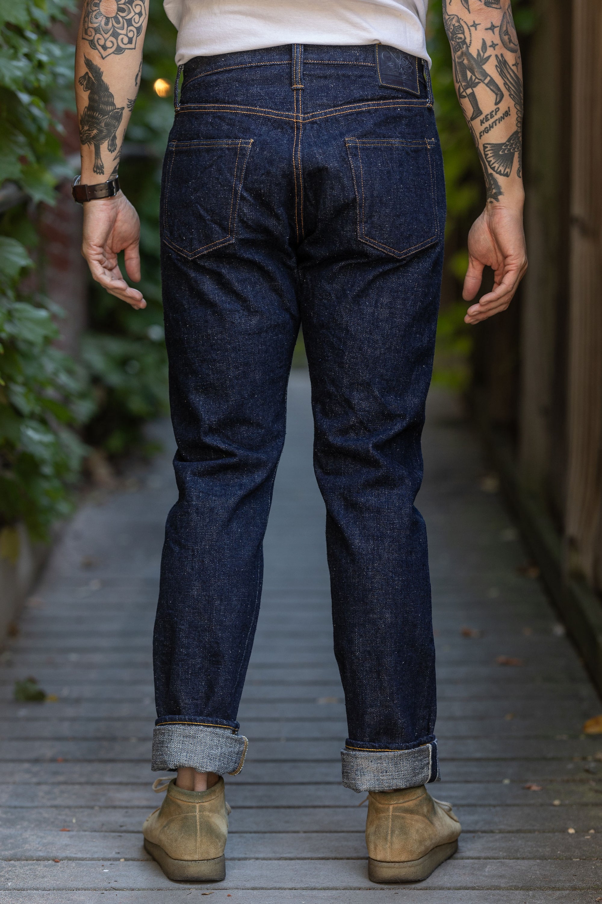 Samurai S211AX Ai Benkei - 18oz Natural Indigo Relaxed Tapered Denim
 - model back