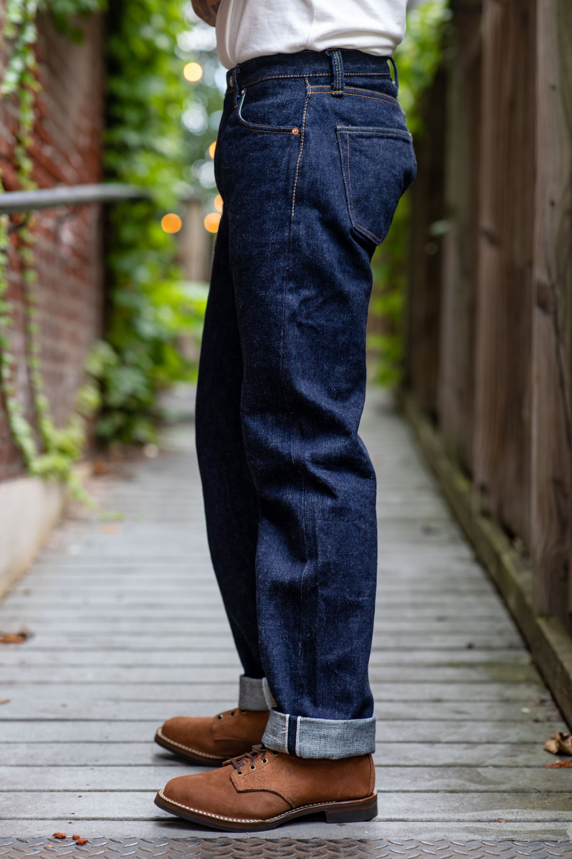 Samurai S510XX21ozII 21oz Cho-Kiwami Selvedge Regular Straight - model side