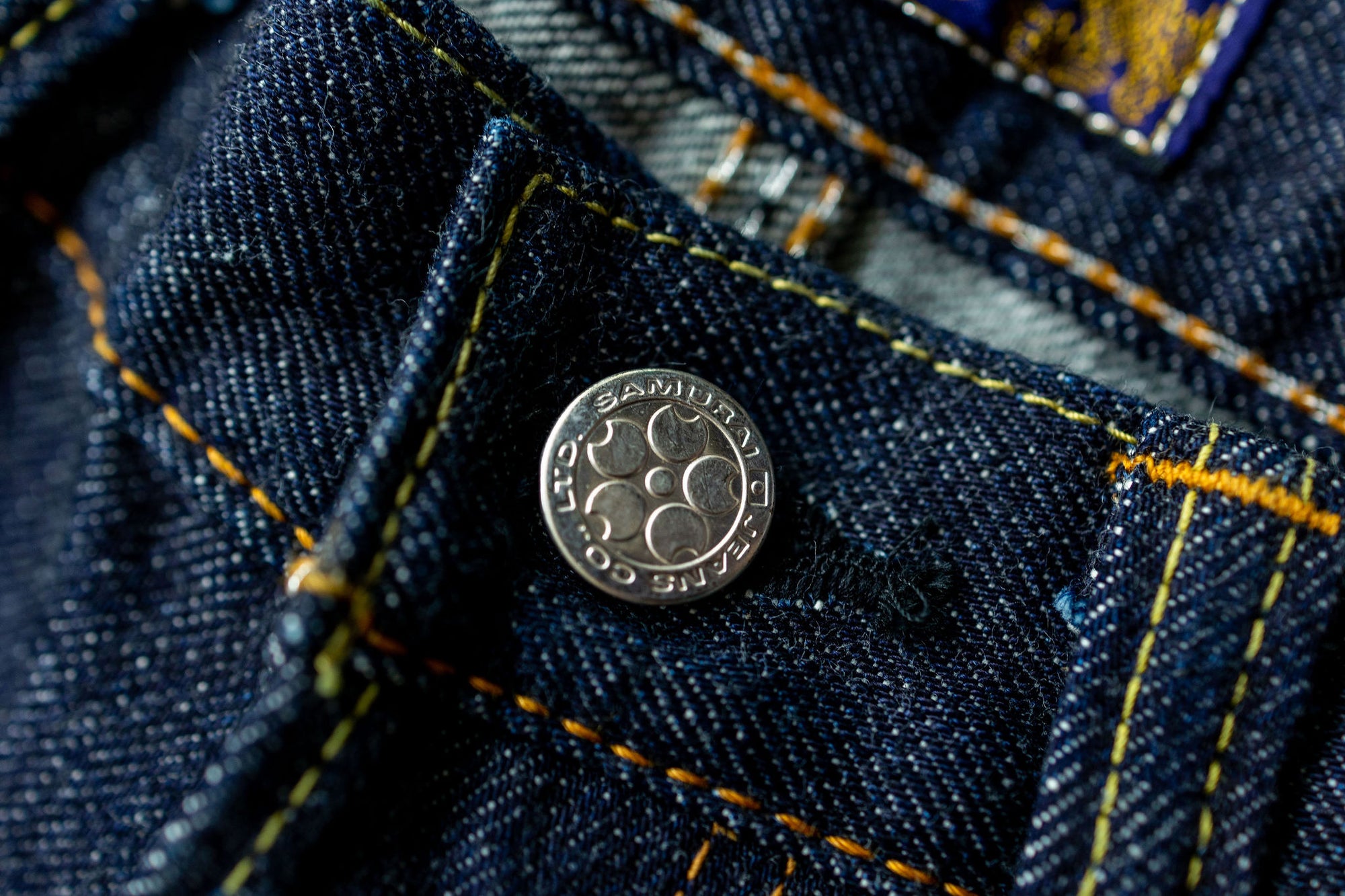 Samurai S004JP 15oz Yamato Series Slim Tapered - top button details